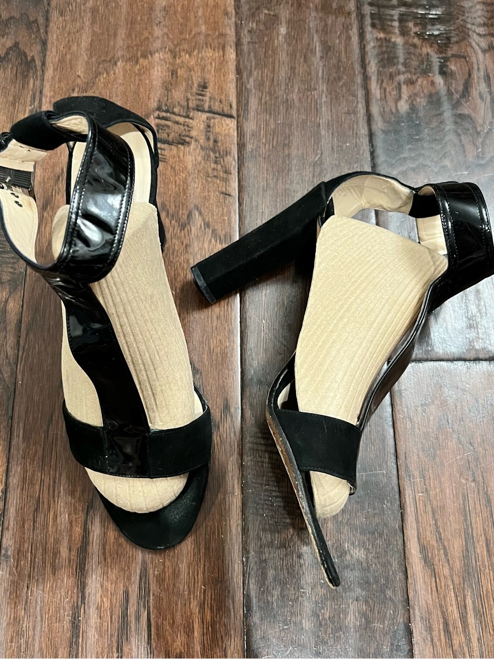 Authentic Gucci Patent Suede Leather Ankle T-Strap Block Heel
